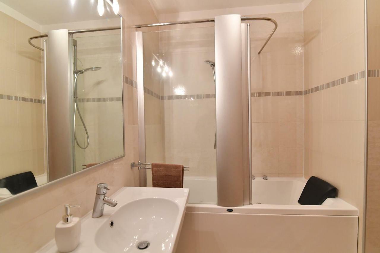 City Penthouse Vita Пула Екстер'єр фото