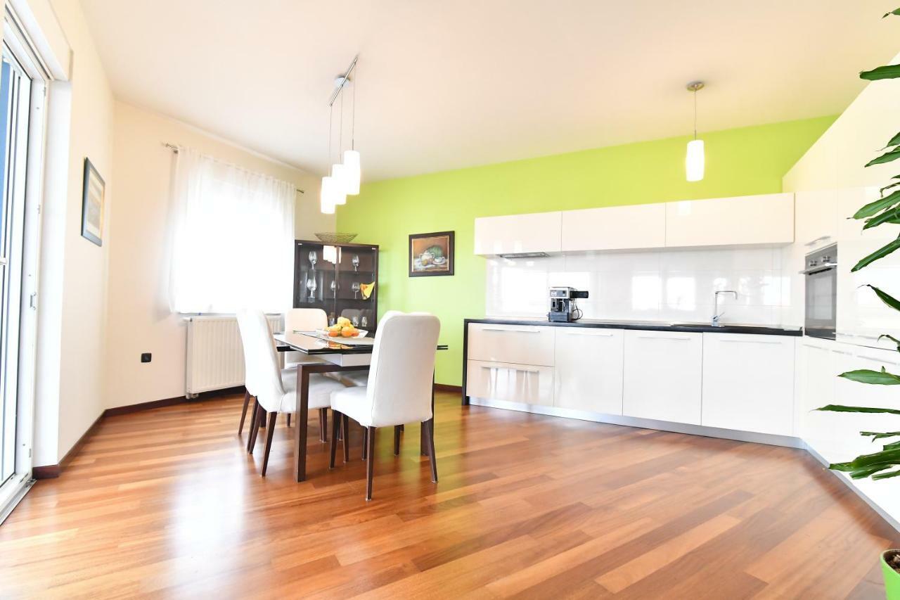 City Penthouse Vita Пула Екстер'єр фото